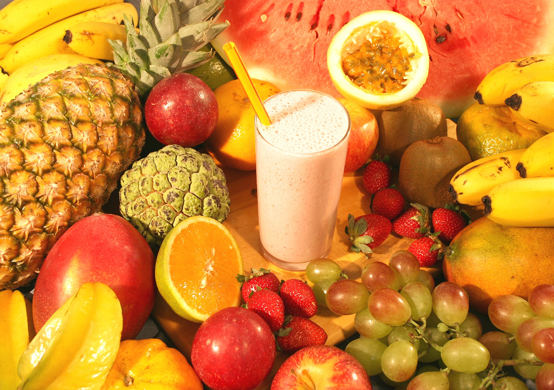Zatímco nápoj plný ovoce a zeleniny zní teoreticky poctivě, jsou zdravé džusy skutečně zdravé? No ano i ne.