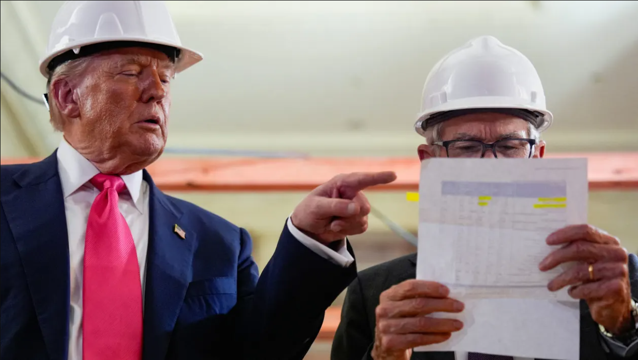 Trump školí Powella, který stanovoval úrokovou politiku na základě falešných dat (ilustrační foto)